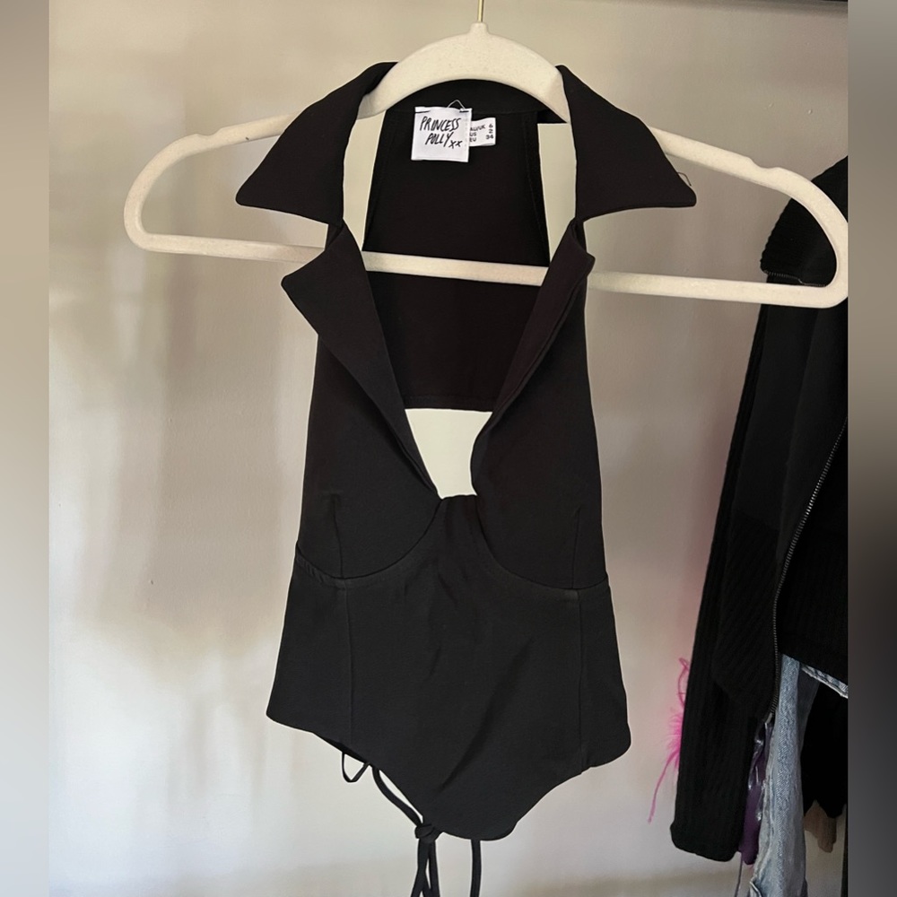 Never Worn Princess Polly Vest Style Black Top - 2